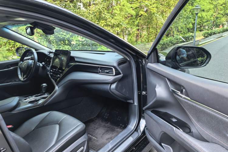 Used Toyota Camry 2021 Dual-Motor 2.5HG Luxury Edition Interior 3