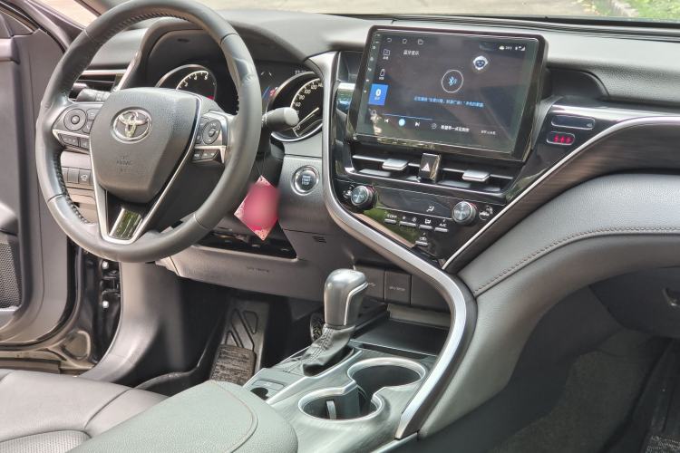 Used Toyota Camry 2021 2.0G Luxury Edition Interior 3