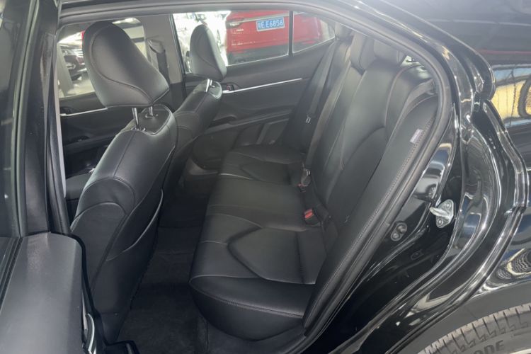 Used Toyota Camry 2021 2.0G Luxury Edition Interior 3