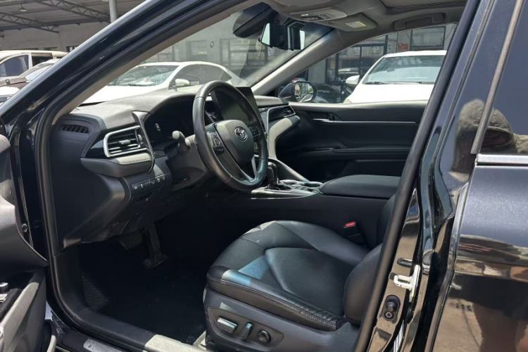 Used Toyota Camry 2021 2.5G Luxury Edition Interior 3