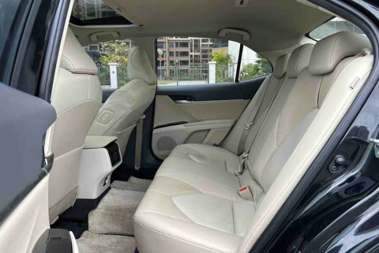 Used Toyota Camry 2021 2.0G Luxury Edition Interior 3
