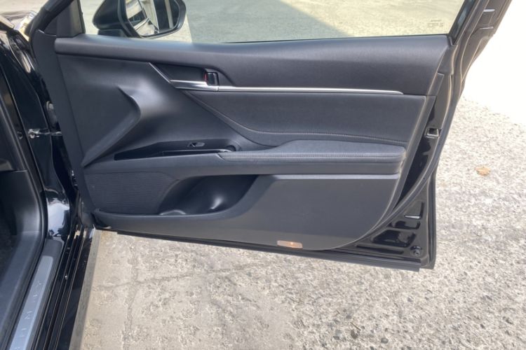 Used Toyota Camry 2021 2.0G Luxury Edition Interior 4