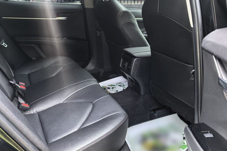 Used Toyota Camry 2021 2.0G Luxury Edition Interior 4