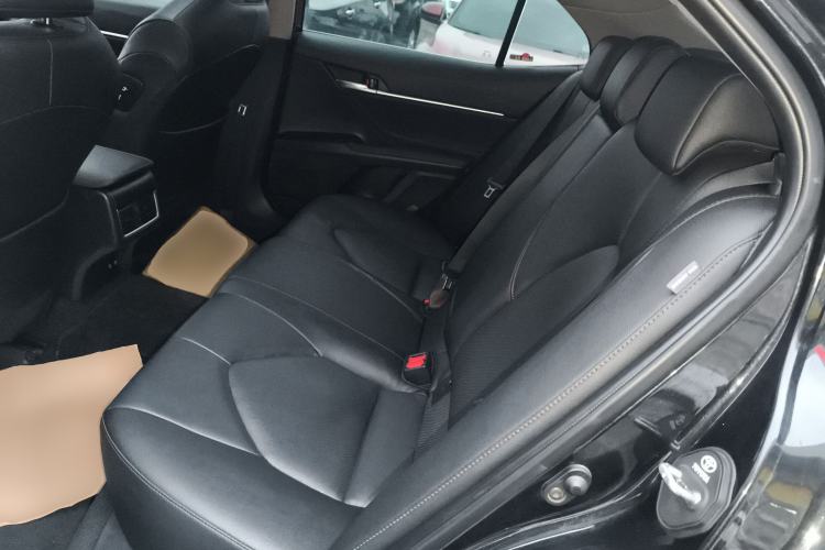 Used Toyota Camry 2021 2.0G Luxury Edition Interior 4