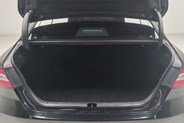 Used Toyota Camry 2021 2.0G Luxury Edition Interior 4