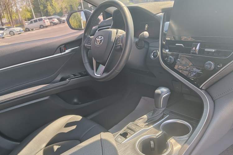 Used Toyota Camry 2021 2.5G Luxury Edition Interior 4