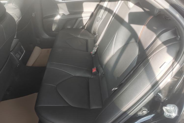 Used Toyota Camry 2021 2.0G Luxury Edition Interior 4