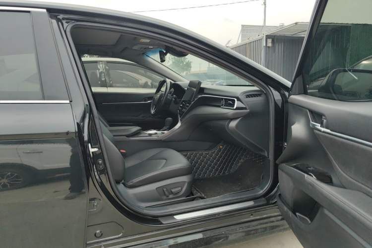 Used Toyota Camry 2021 2.5G Luxury Edition Interior 4
