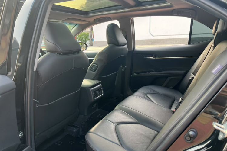 Used Toyota Camry 2021 2.5G Luxury Edition Interior 4
