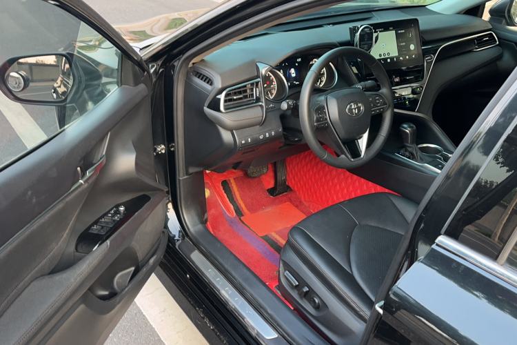 Used Toyota Camry 2021 2.0G Luxury Edition Interior 4