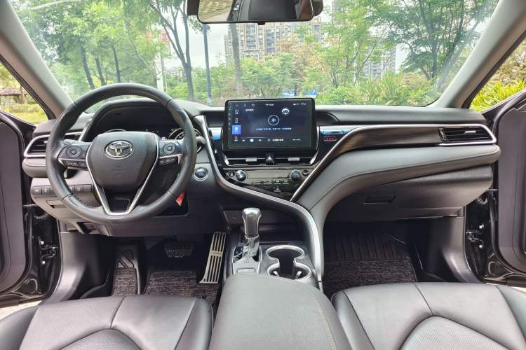 Used Toyota Camry 2021 2.0G Luxury Edition Interior 4