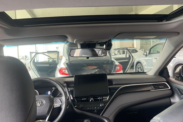 Used Toyota Camry 2021 2.0G Luxury Edition Interior 4