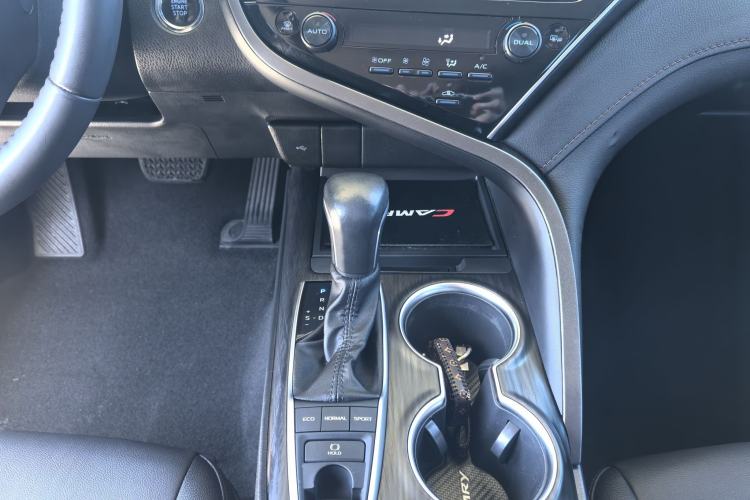Used Toyota Camry 2021 2.5G Luxury Edition Interior 5