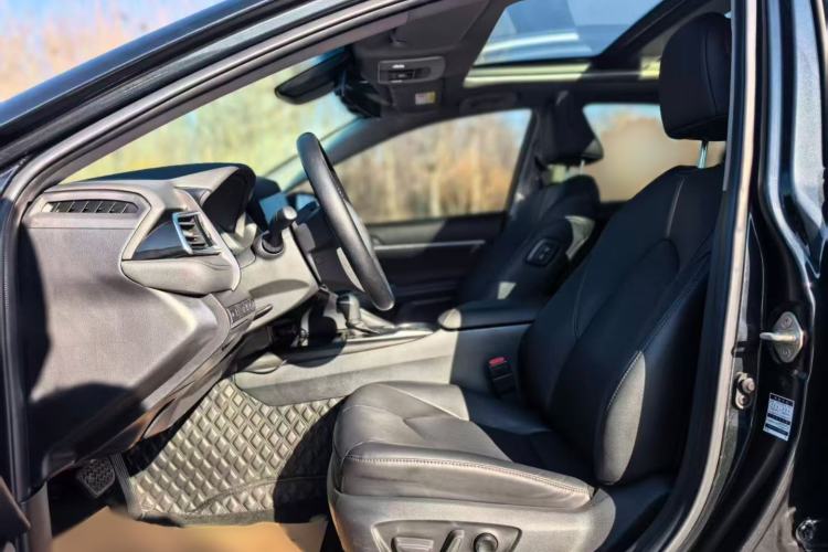 Used Toyota Camry 2021 2.5G Luxury Edition Interior 5