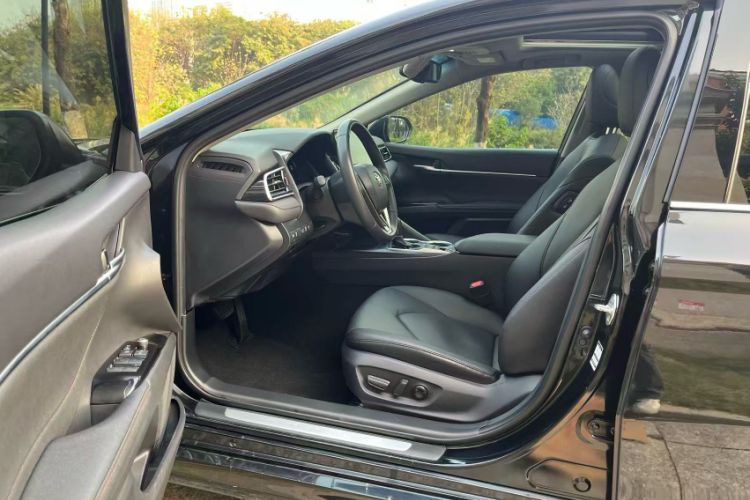 Used Toyota Camry 2021 2.5G Luxury Edition Interior 5