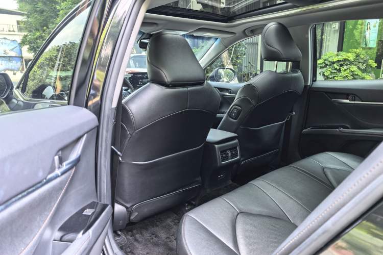 Used Toyota Camry 2021 Dual-Motor 2.5HG Luxury Edition Interior 5