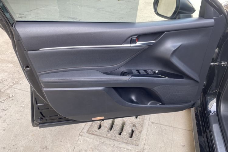 Used Toyota Camry 2021 2.0G Luxury Edition Interior 6