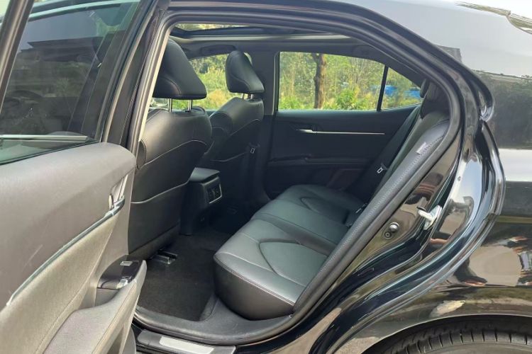 Used Toyota Camry 2021 2.5G Luxury Edition Interior 6