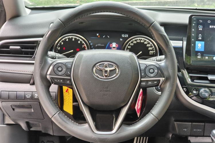 Used Toyota Camry 2021 2.0G Luxury Edition Interior 6