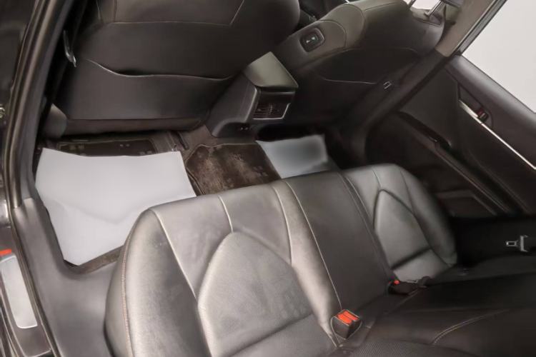 Used Toyota Camry 2021 2.0G Luxury Edition Interior 7