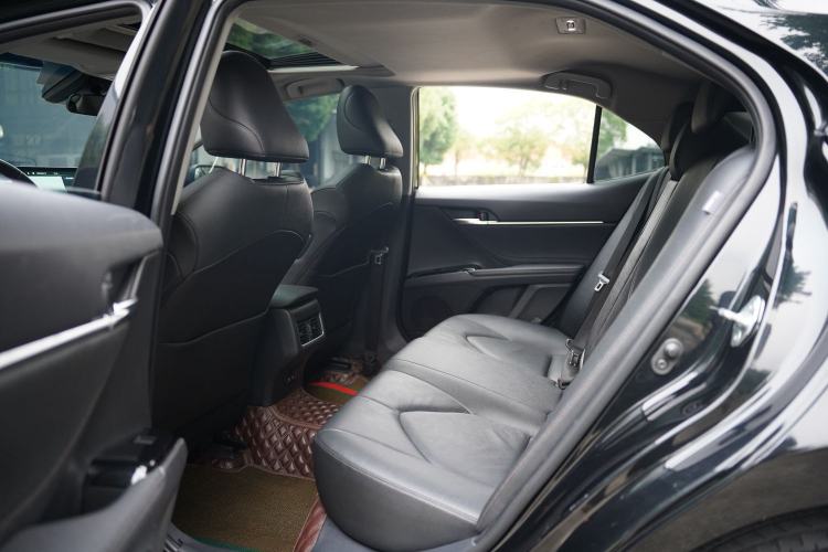 Used Toyota Camry 2021 2.0G Luxury Edition Interior 7