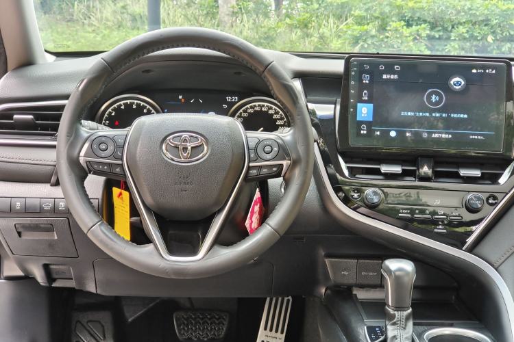 Used Toyota Camry 2021 2.0G Luxury Edition Interior 7