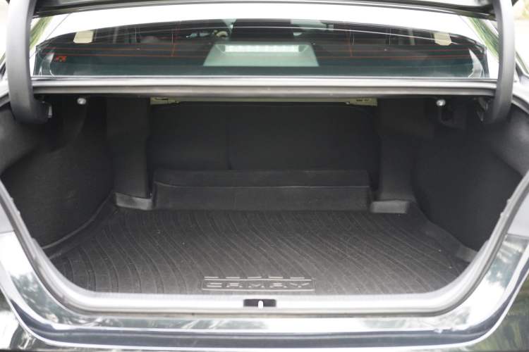 Used Toyota Camry 2021 2.0G Luxury Edition Interior 9
