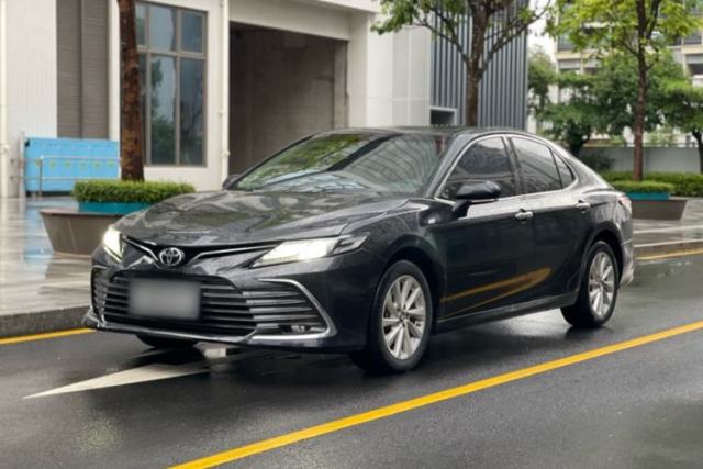 Ojetý Toyota Camry 2021 2.0G Luxury Edition