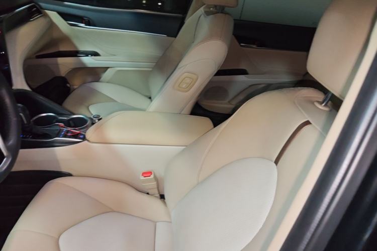 Used Toyota Camry 2021 2.5G Luxury Edition Left Front Seat