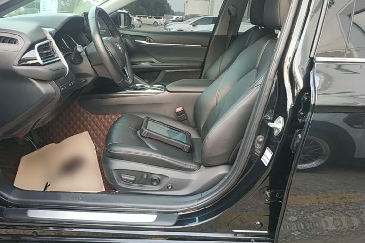 Used Toyota Camry 2021 2.0G Luxury Edition Left Front Seat