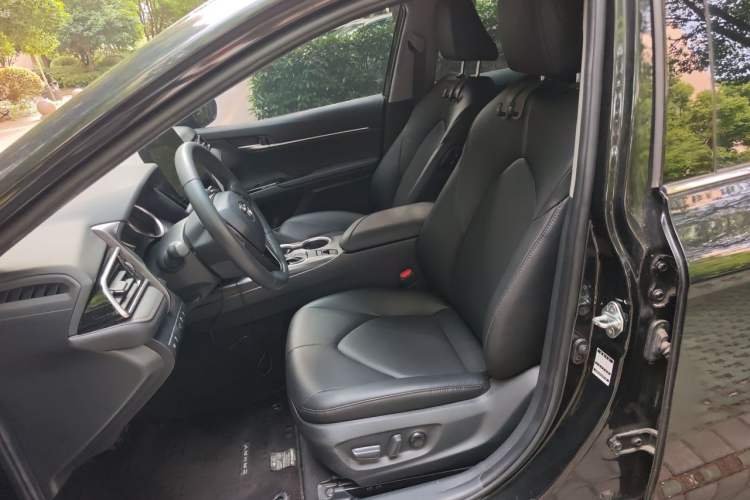 Used Toyota Camry 2021 2.0G Luxury Edition Left Front Seat