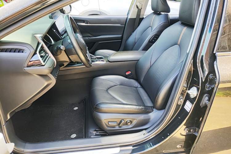 Used Toyota Camry 2021 2.0G Luxury Edition Left Front Seat