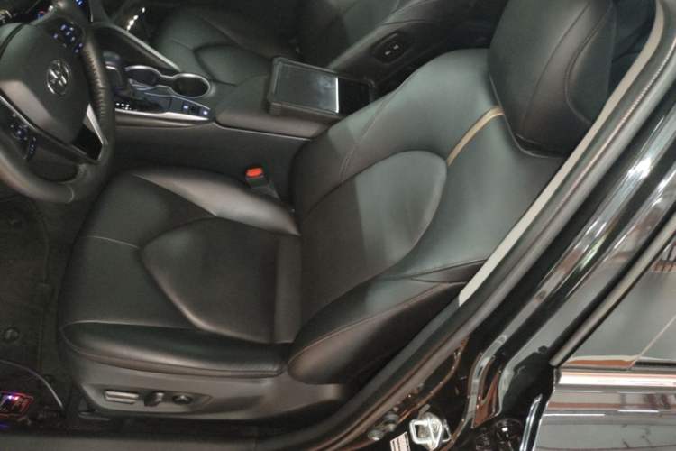 Used Toyota Camry 2021 2.0G Luxury Edition Left Front Seat