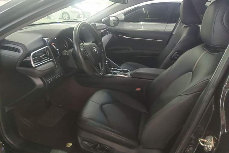 Used Toyota Camry 2021 2.0G Luxury Edition Left Front Seat