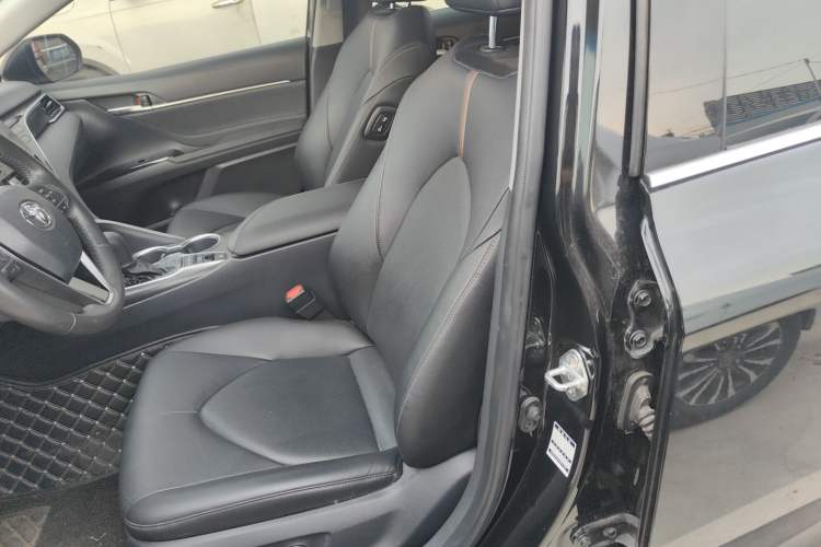 Used Toyota Camry 2021 2.5G Luxury Edition Left Front Seat