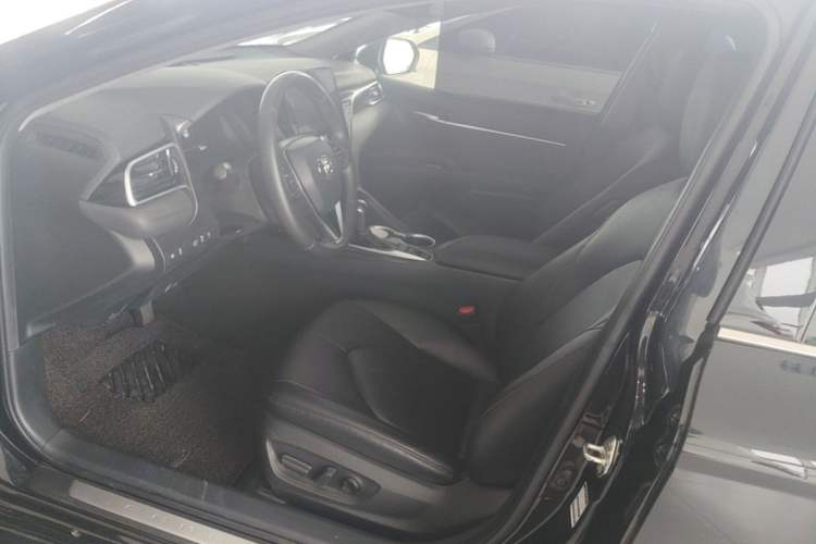 Used Toyota Camry 2021 2.5G Luxury Edition Left Front Seat
