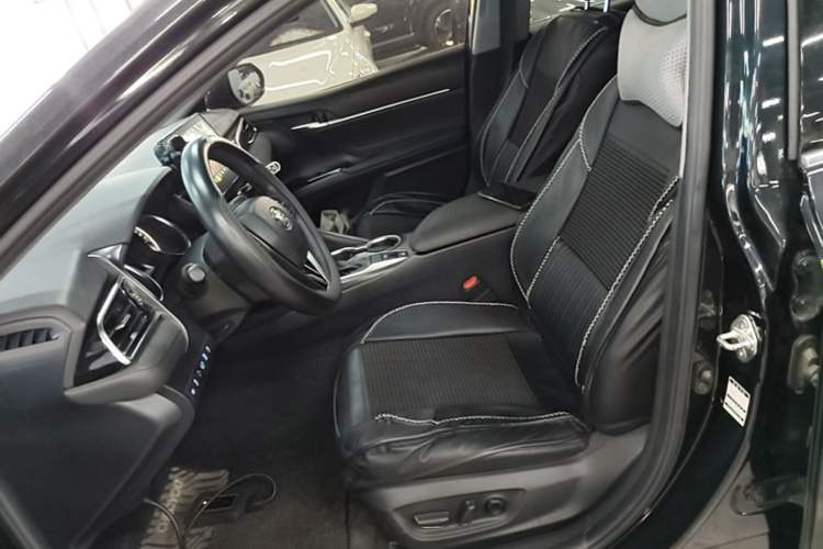 Used Toyota Camry 2021 2.0G Luxury Edition Left Front Seat