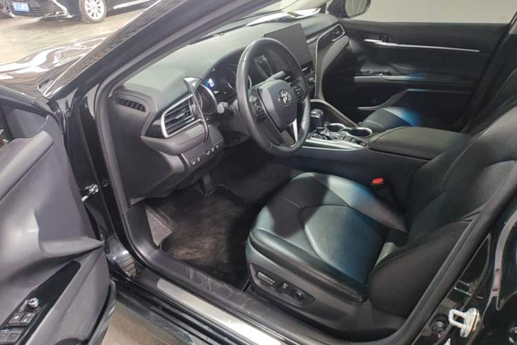 Used Toyota Camry 2021 2.0G Luxury Edition Left Front Seat
