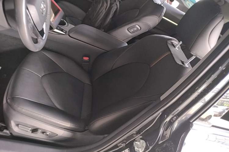 Used Toyota Camry 2021 2.0G Luxury Edition Left Front Seat