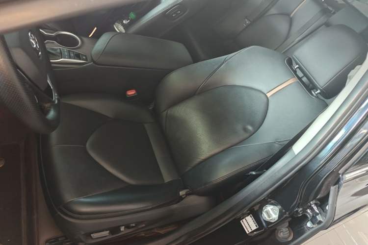 Used Toyota Camry 2021 2.5G Luxury Edition Left Front Seat