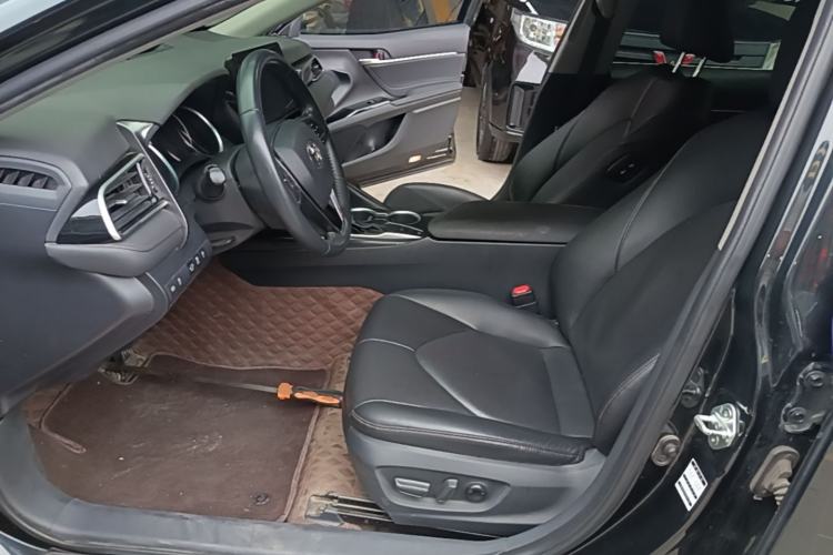 Used Toyota Camry 2021 2.0G Luxury Edition Left Front Seat