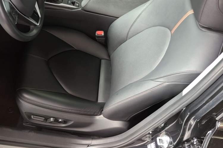 Used Toyota Camry 2021 2.0G Luxury Edition Left Front Seat