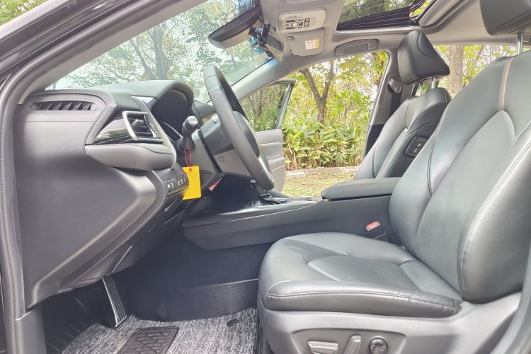 Used Toyota Camry 2021 2.0G Luxury Edition Left Front Seat