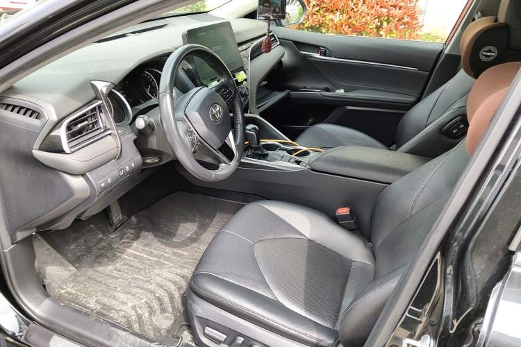 Used Toyota Camry 2021 2.0G Luxury Edition Left Front Seat