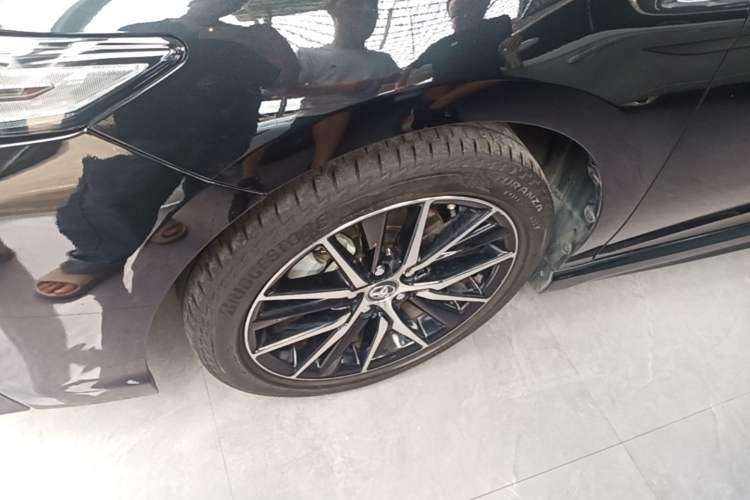 Used Toyota Camry 2021 2.0S FENGSHANG Edition Left Front Wheel Hub