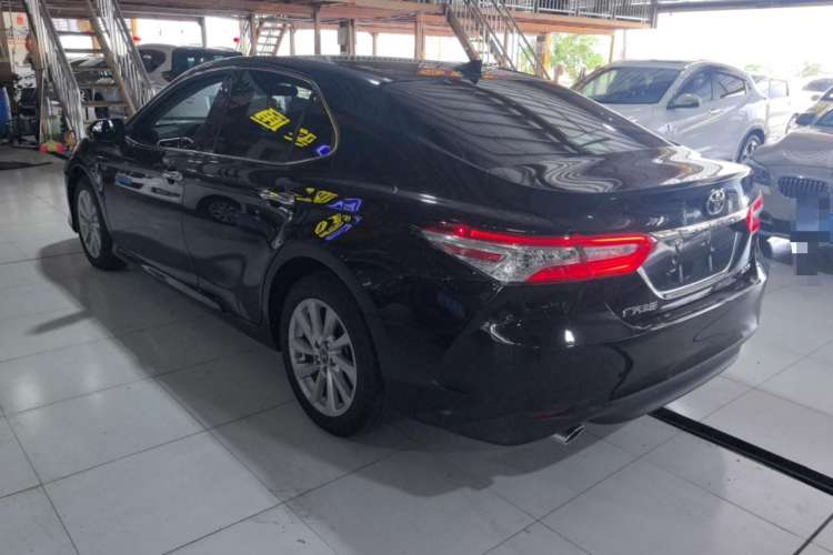 Used Toyota Camry 2021 2.0G Luxury Edition Left Side