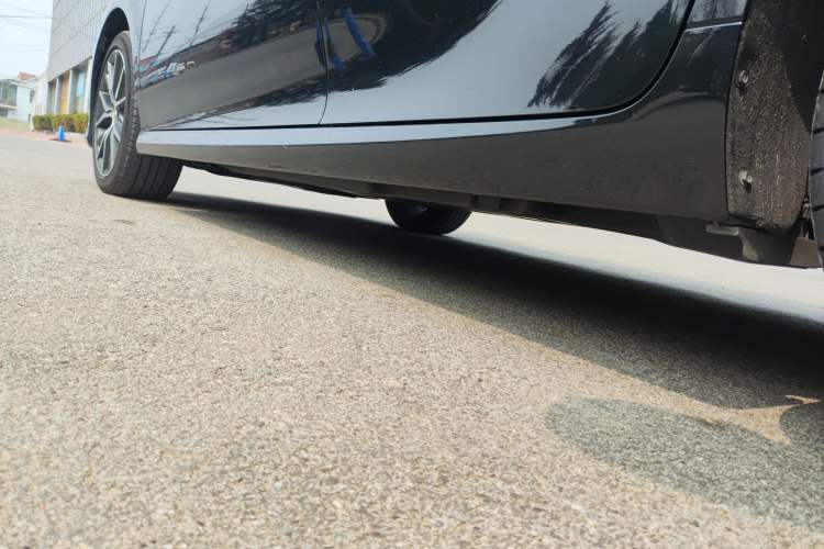 Used Toyota Camry 2021 Dual-Motor 2.5HG Luxury Edition Left Side Sill