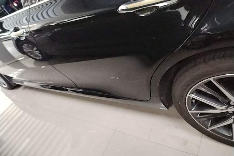 Used Toyota Camry 2021 2.5G Luxury Edition Left Side Sill