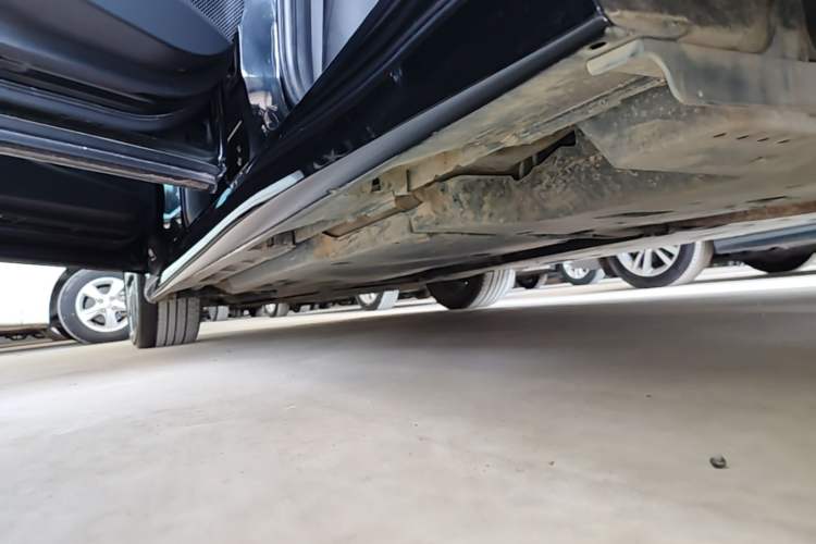 Used Toyota Camry 2021 2.5G Luxury Edition Left Side Sill