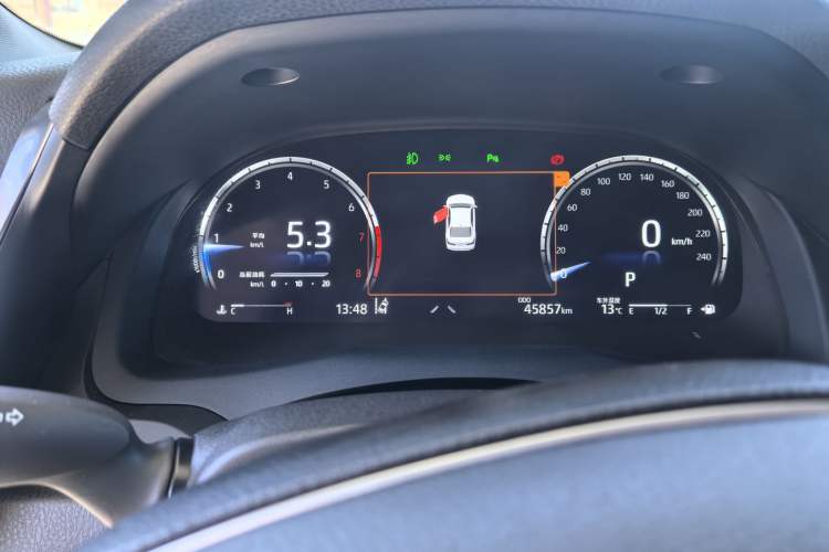 Used Toyota Camry 2021 2.5G Luxury Edition Odometer Close Up